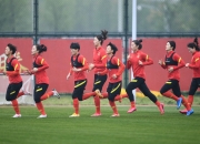 开云体育平台APP-中国女足备战奥运，训练场上全力以赴