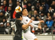 开云APP-法兰克福鹰队凭借实力击败对手，斩获胜利