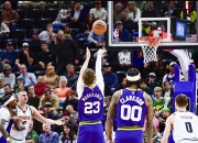 开云体育app-爵士队外线火力不可阻挡，继续前进的简单介绍