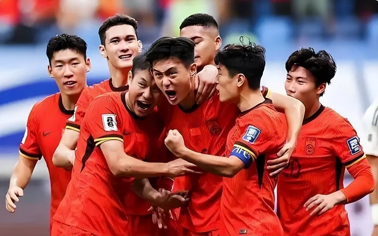 关于国足世预赛迎关键战杭州主场花式“宠”球迷的信息