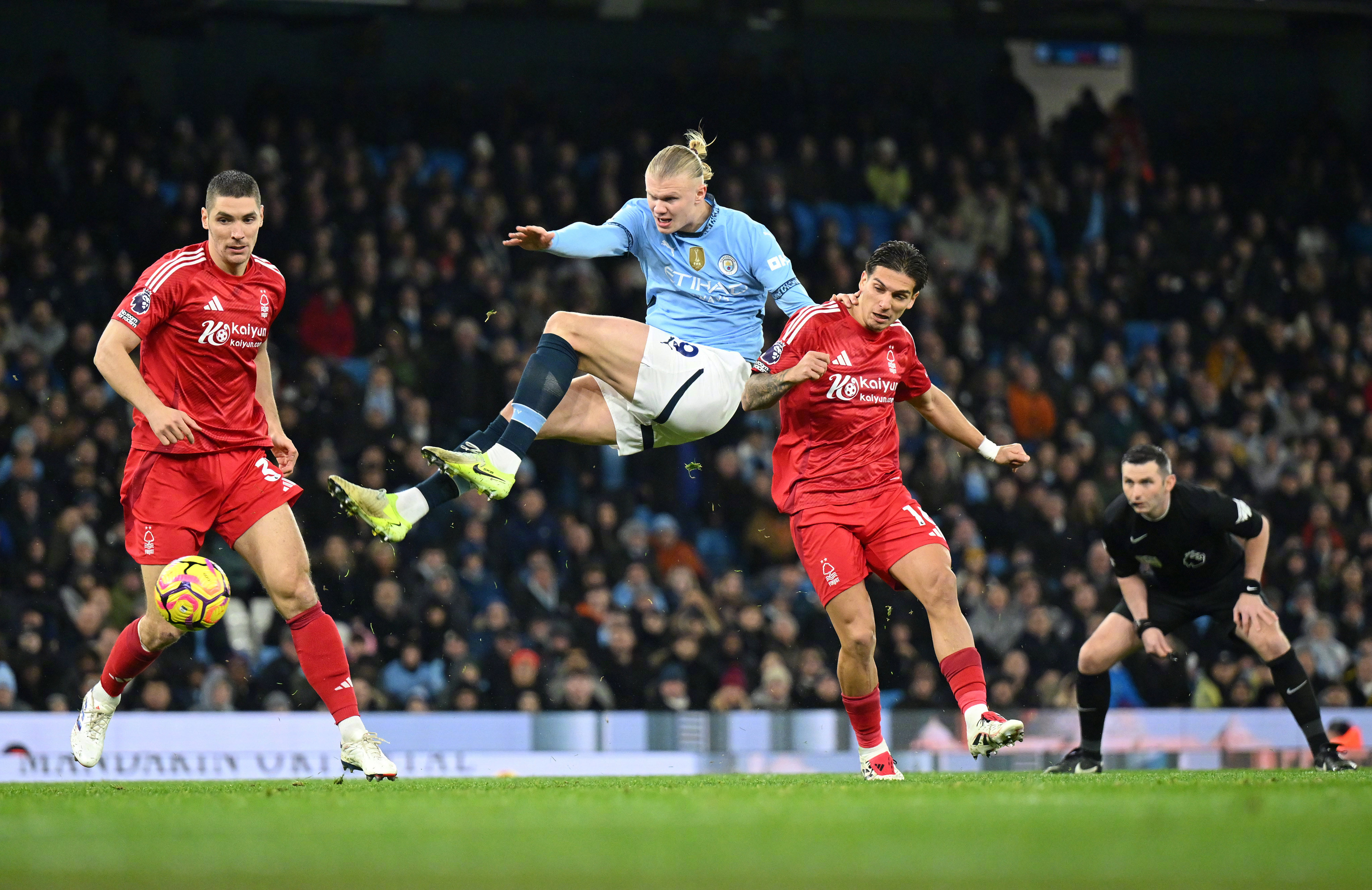 曼城挑战多特蒙德:谁将占据上风?球迷期待精彩对决的简单介绍 曼城挑战多特蒙德:谁将占据上风?球迷期待精彩对决的简单介绍