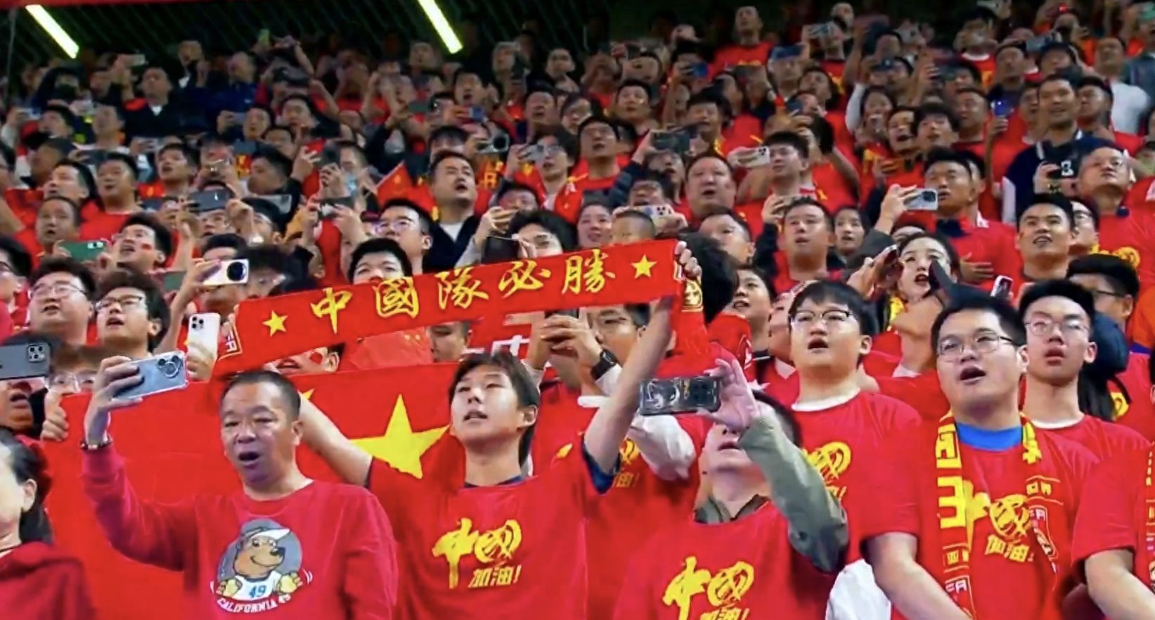 亚洲球队士气高涨，奋力争取胜利的简单介绍