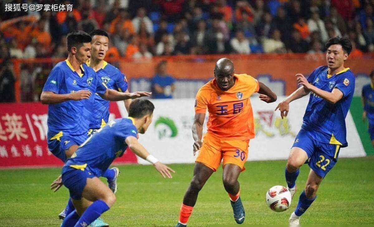 鲁能客场大胜绿城，发挥出色，震惊全场的简单介绍