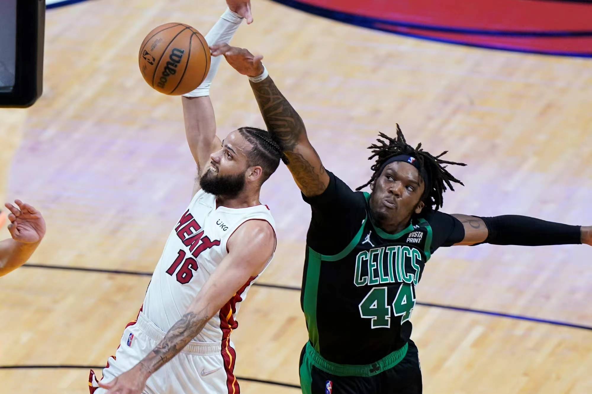 开拓者中锋受到批评，状态需好转的简单介绍