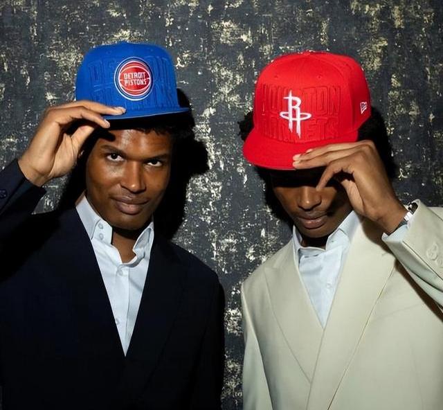 小将在球场上大放异彩，引人瞩目的简单介绍