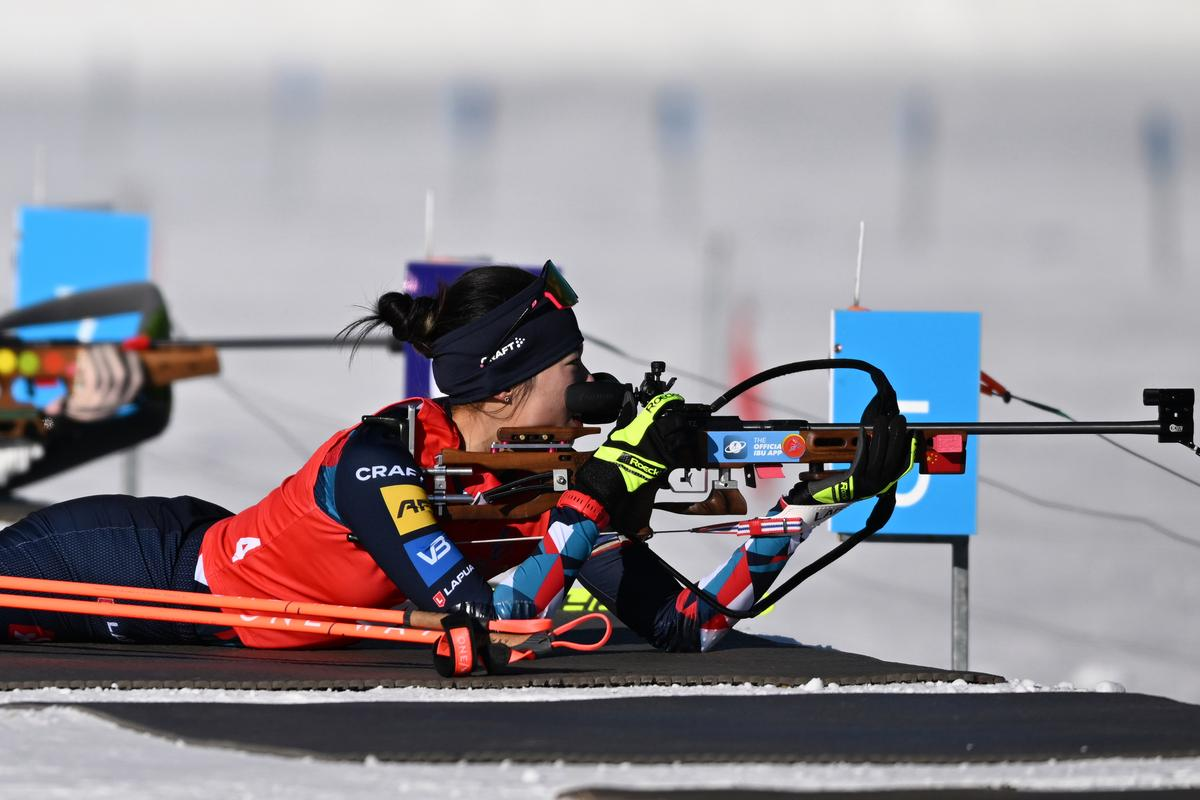 包含挪威女足队员加紧训练备战比赛，争取晋级的词条