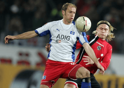 博洛尼亚客场惊险获胜，全取三分的简单介绍