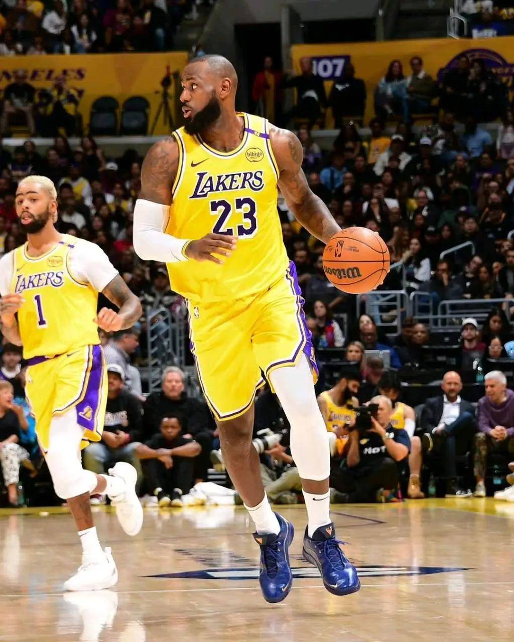 湖人胜爵士,詹姆斯砍下全队最高分 湖人胜爵士,詹姆斯砍下全队最高分