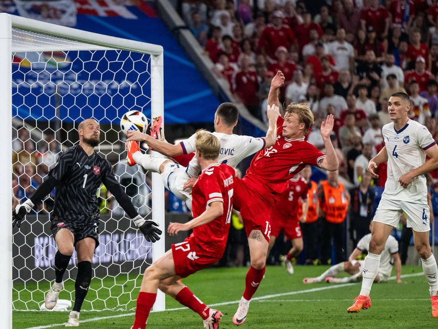 丹麦队在欧洲杯预选赛中大展拳脚,直追强敌 丹麦队在欧洲杯预选赛中大展拳脚,直追强敌