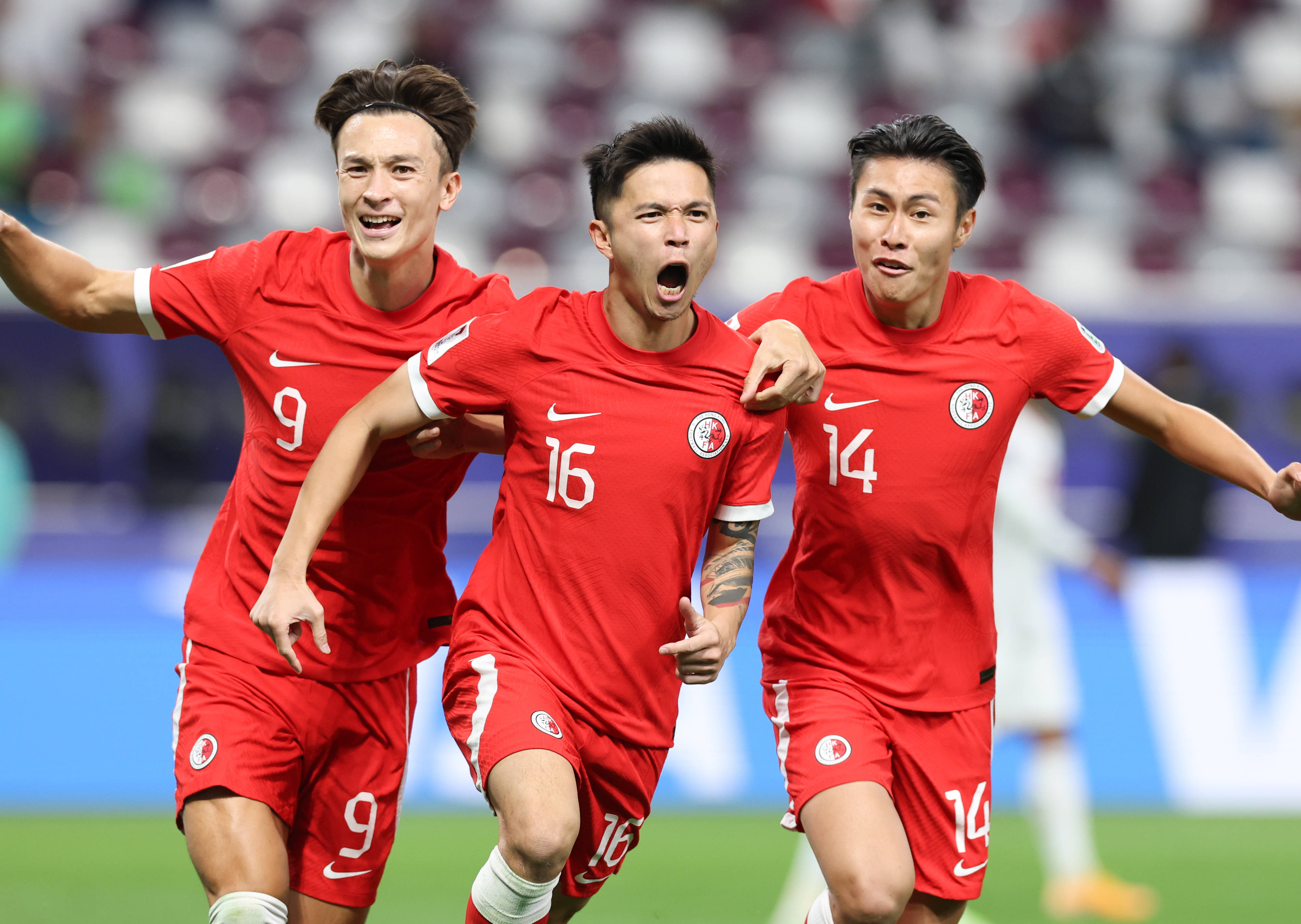 包含伊朗球队表现出众，亚冠决战在即的词条