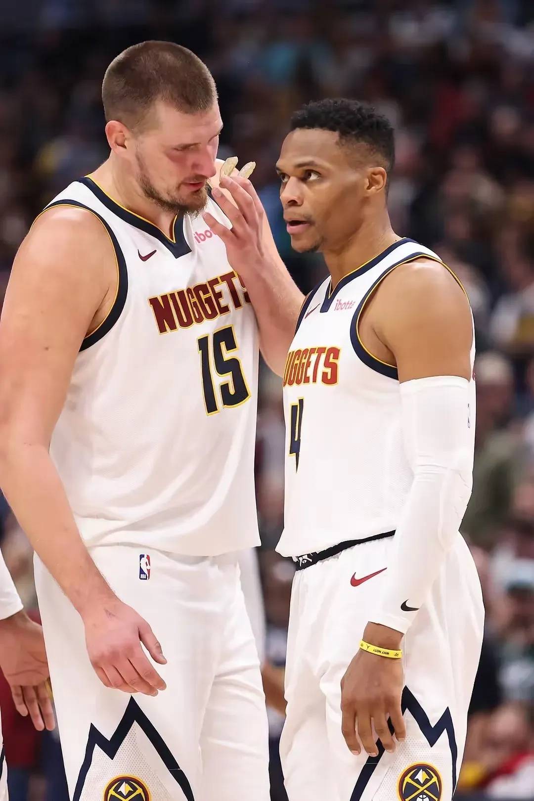 掘金队在客场以分领先击败国王队 掘金队在客场以分领先击败国王队