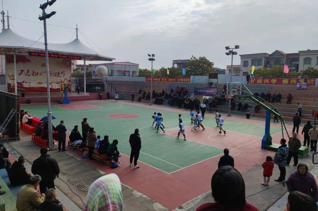 包含澳门金鸡队在场上展现出了出色的团队配合的词条 包含澳门金鸡队在场上展现出了出色的团队配合的词条