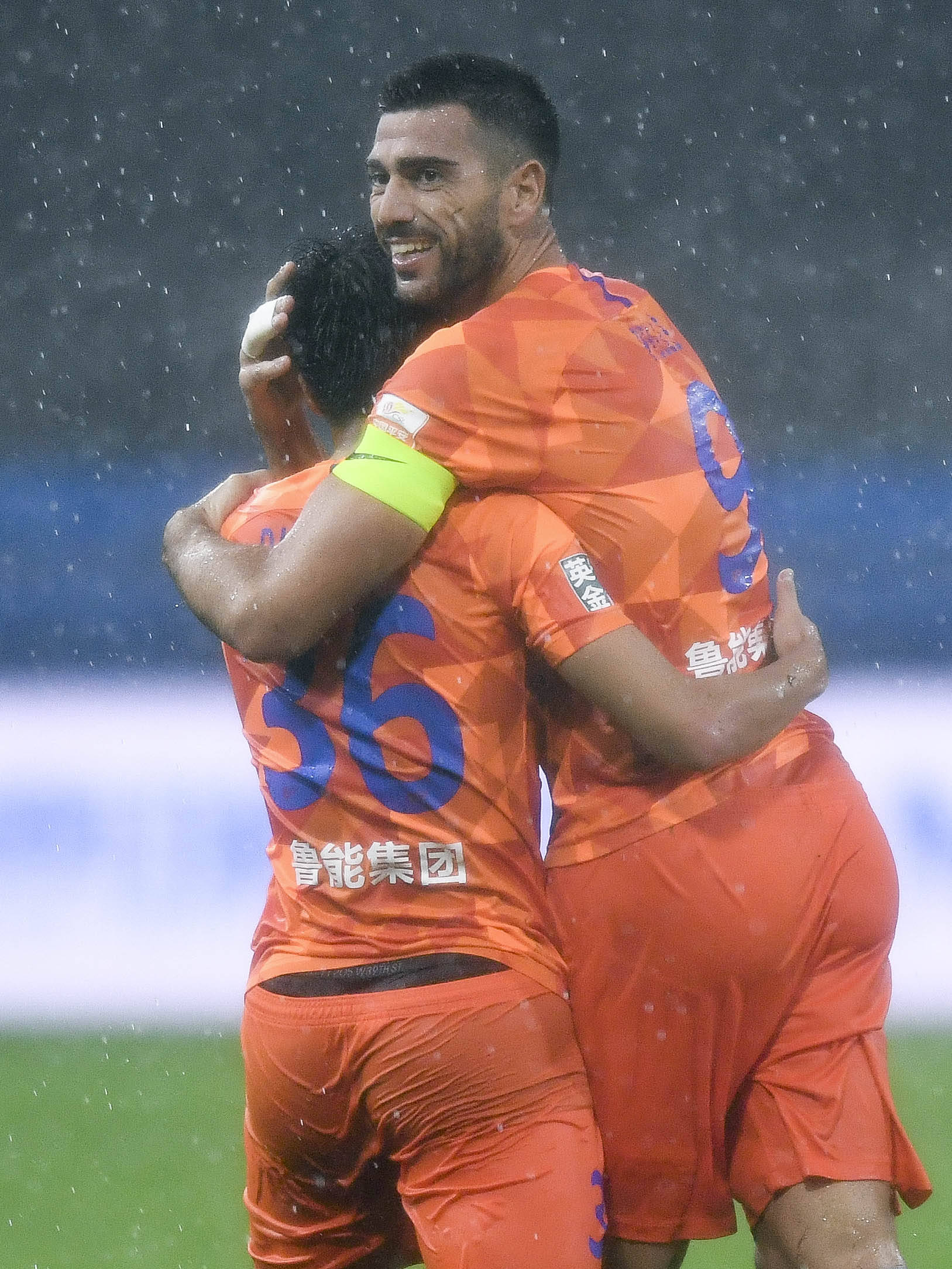 深圳佳兆业主场不敌山东鲁能，遭遇败局