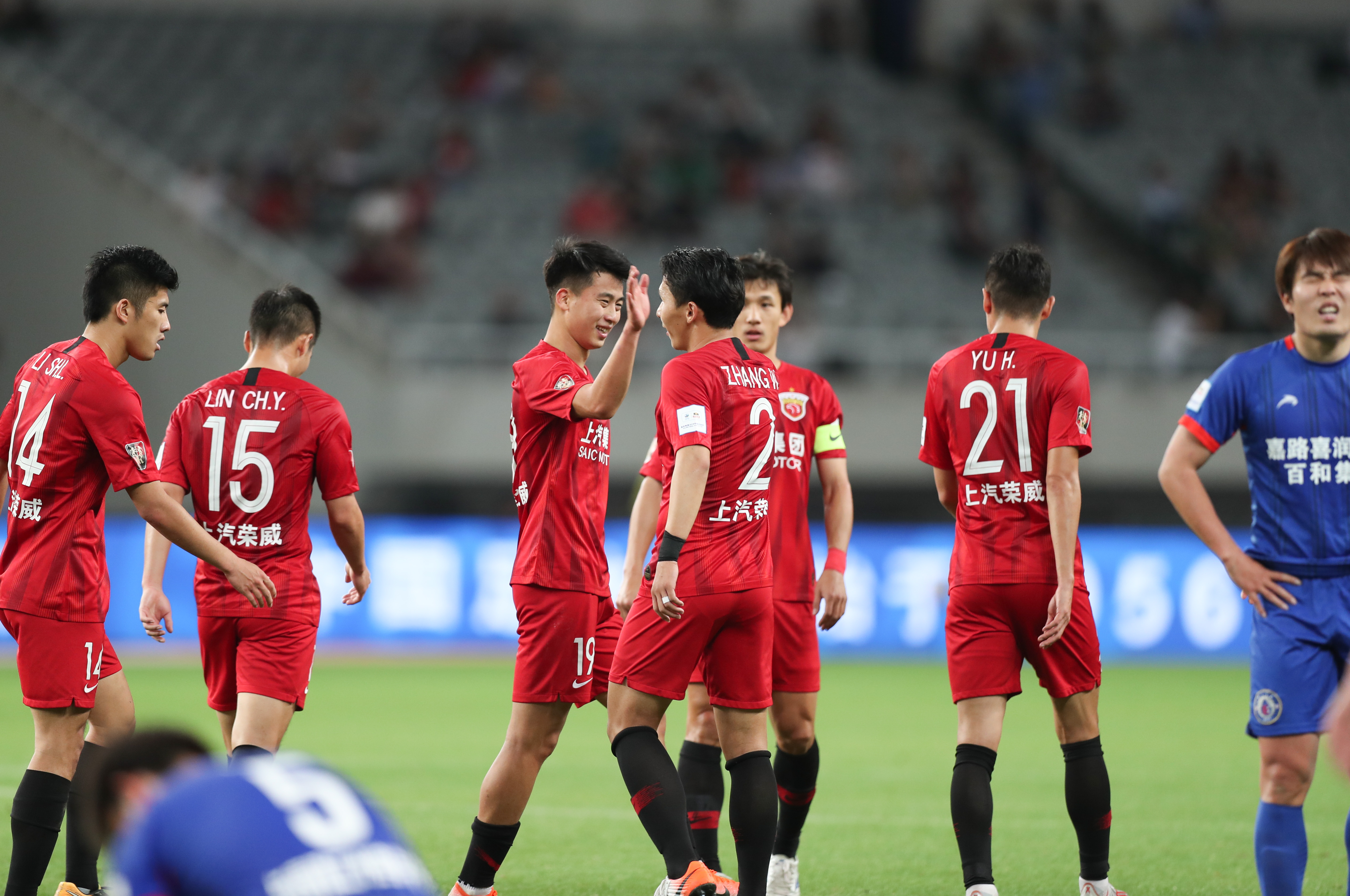 关于精彩不断！上海上港迎战名古屋鲸激情燃烧的信息