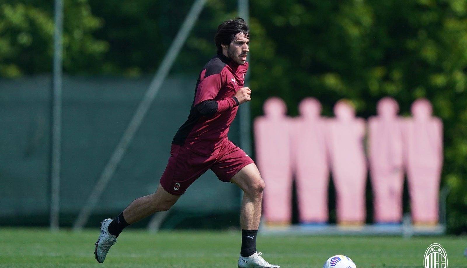 萨索洛期待在主场上演逆袭逐鹿欧冠的简单介绍 萨索洛期待在主场上演逆袭逐鹿欧冠的简单介绍