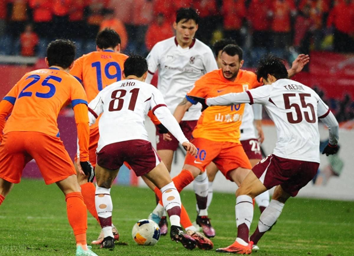 上海申花客场不敌对手,遭遇连败 上海申花客场不敌对手,遭遇连败