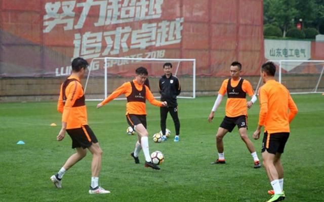 鲁能与恒大同组，亚冠比赛激烈角逐