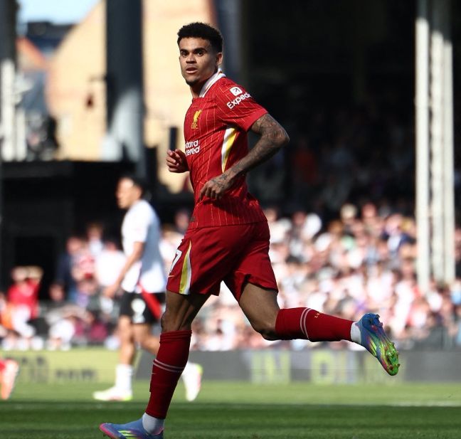 利物浦后防线失误频频,连续两轮未能拿到胜利 利物浦后防线失误频频,连续两轮未能拿到胜利