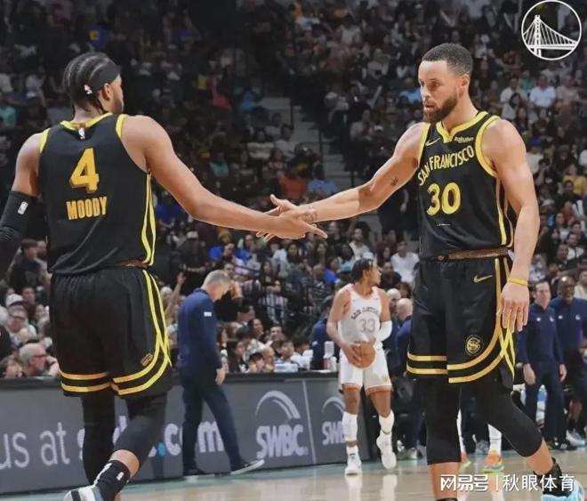 火箭大胜开拓者!球队首胜来得如释重负 火箭大胜开拓者!球队首胜来得如释重负