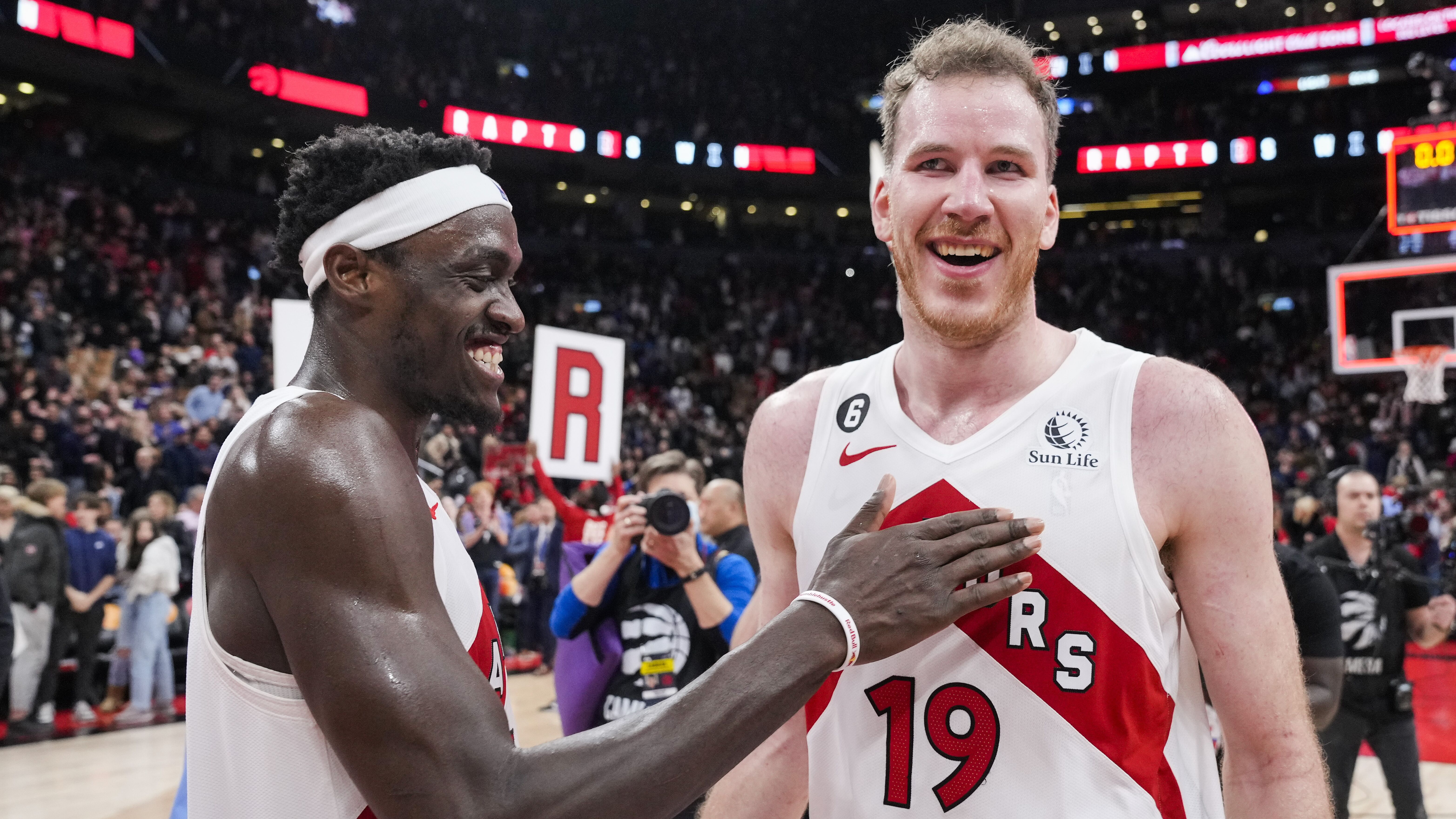 猛龙在主场击败公牛,继续保持胜势 猛龙在主场击败公牛,继续保持胜势