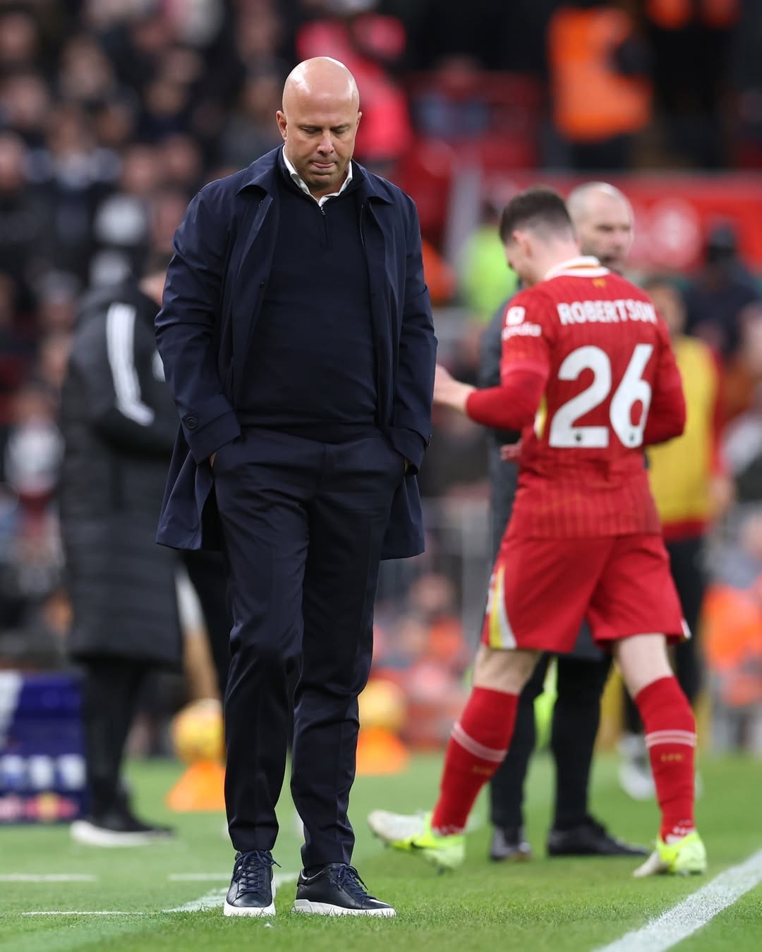 后卫造点获判红牌，球队顽强抵抗迎来大胜的简单介绍