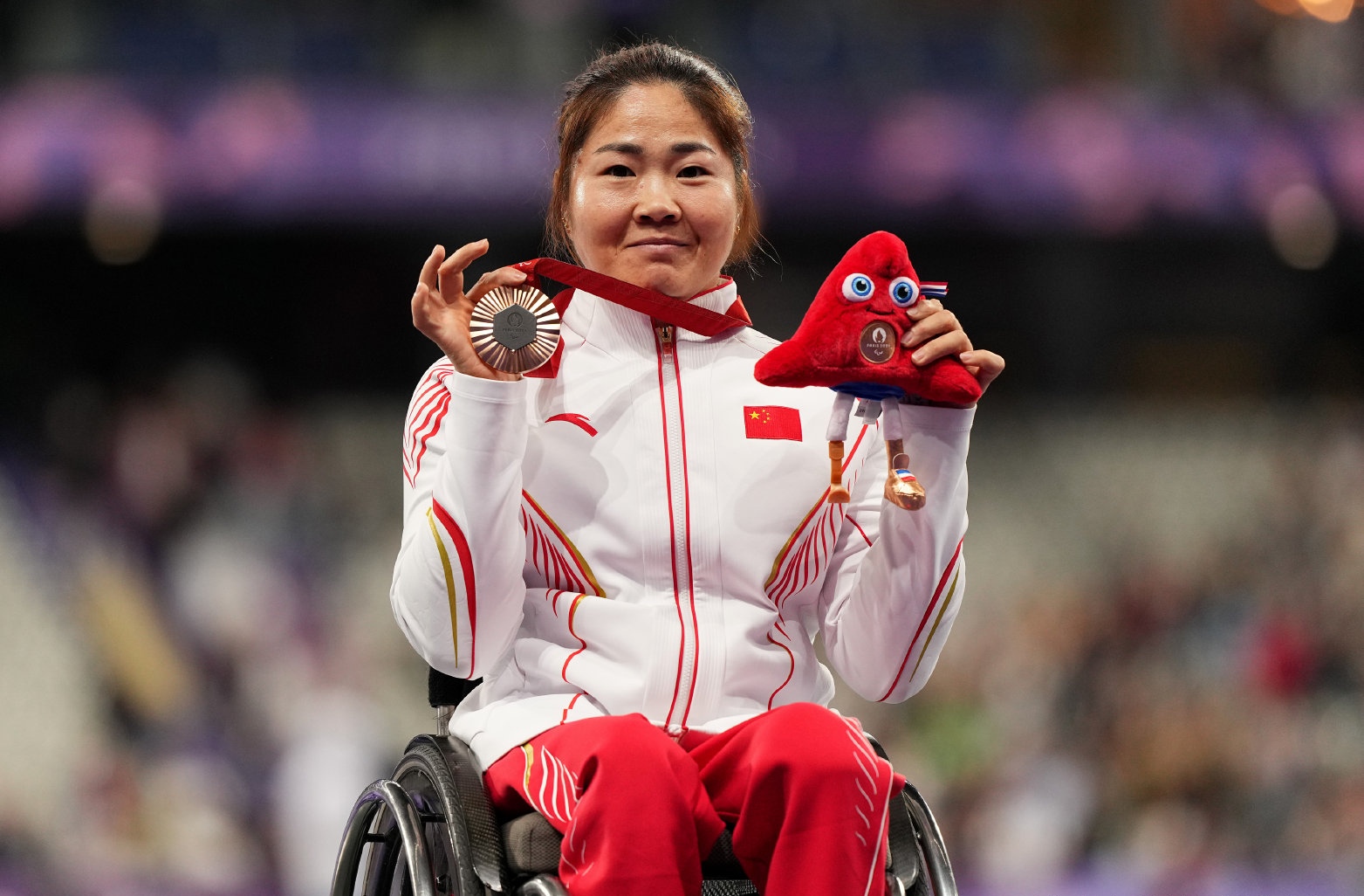 包含法国女子田径队四项领先成绩夺冠,闪耀成就的词条 包含法国女子田径队四项领先成绩夺冠,闪耀成就的词条