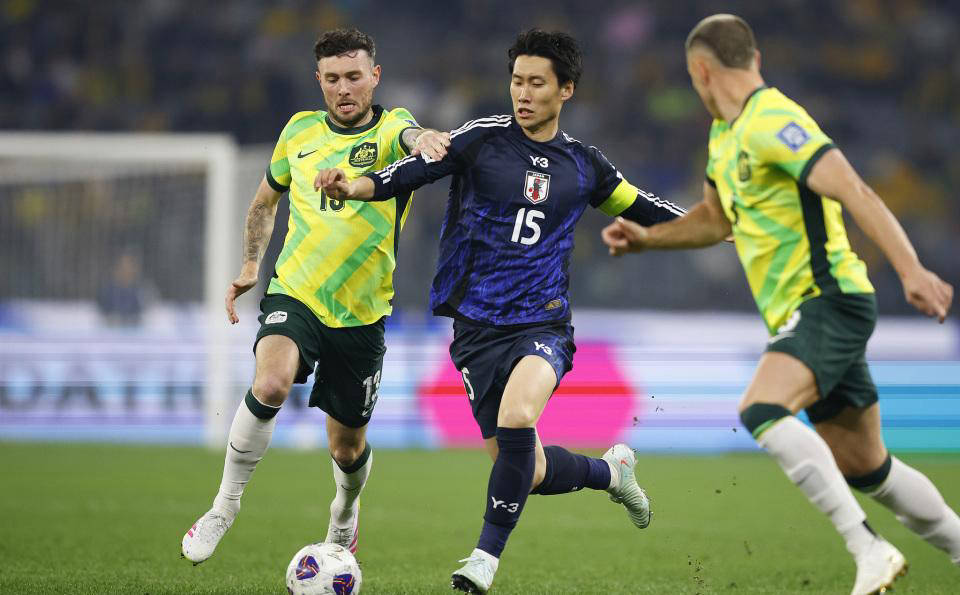 包含泰坦主场逼平对手，继续保持不败的词条