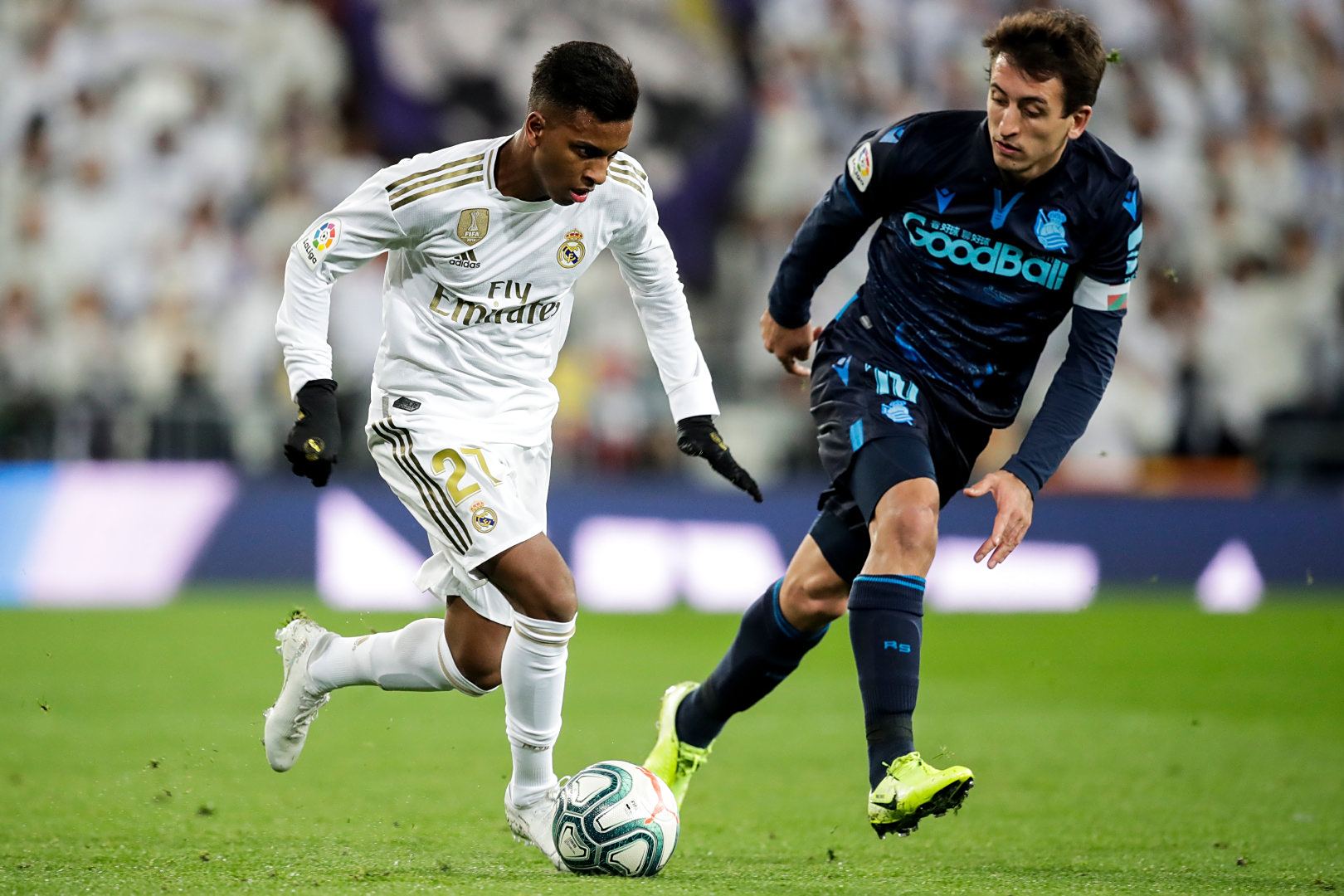 包含泰坦主场逼平对手，继续保持不败的词条