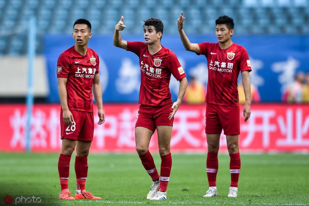 关于江苏苏宁主场胜重庆斯威，豪取六连胜的信息