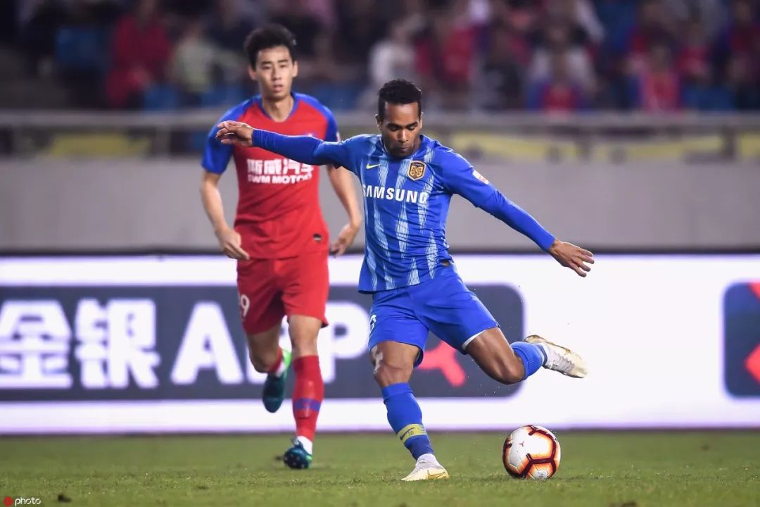 关于江苏苏宁主场胜重庆斯威，豪取六连胜的信息