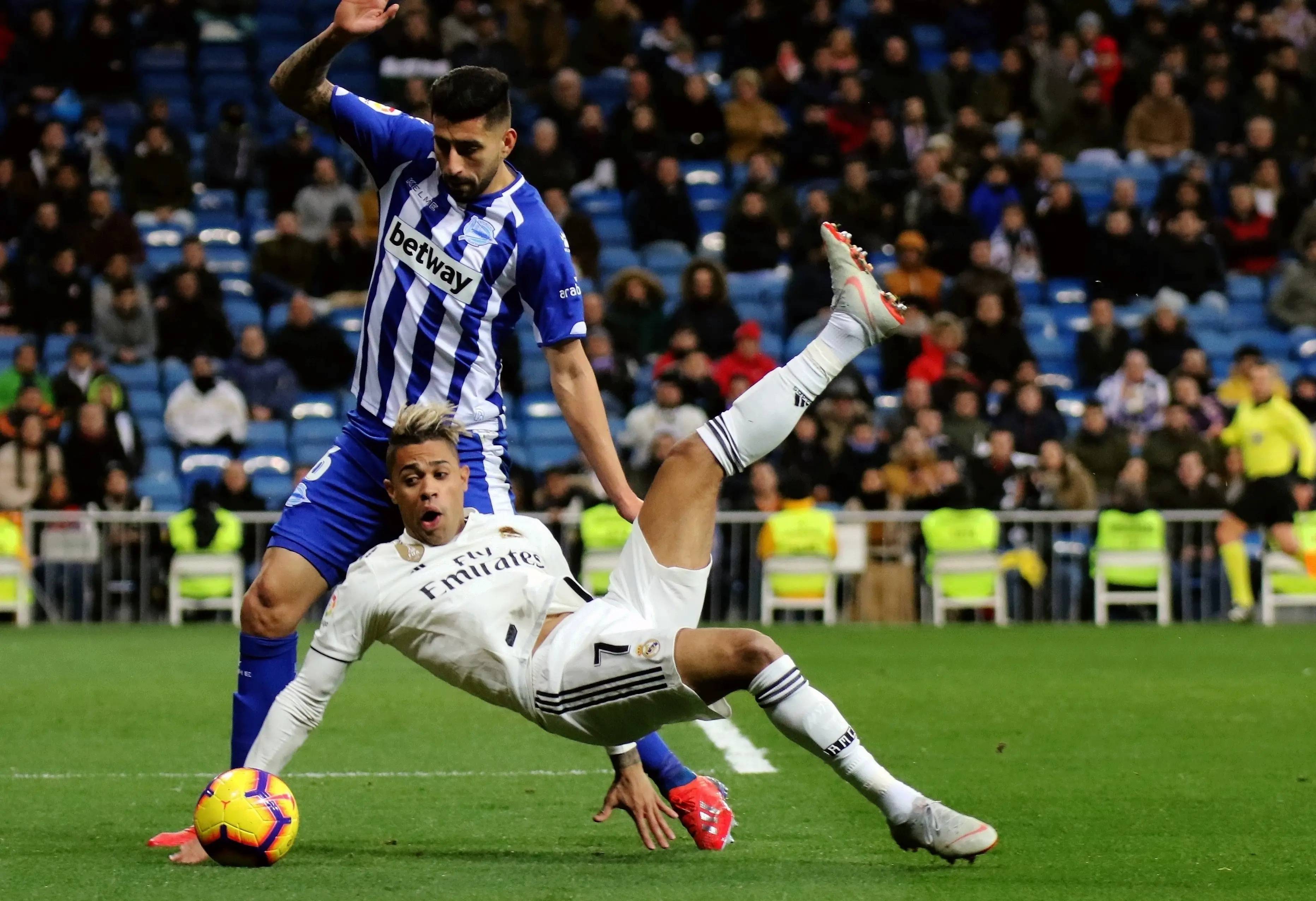 阿拉维斯主场首胜,球迷欢呼雀跃 阿拉维斯主场首胜,球迷欢呼雀跃