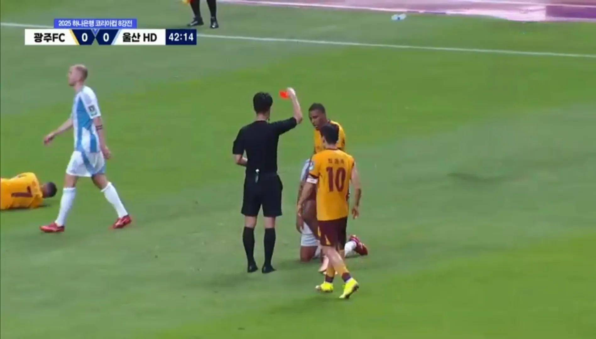 包含首尔FC打出精彩表现，屡屡斩获胜利的词条