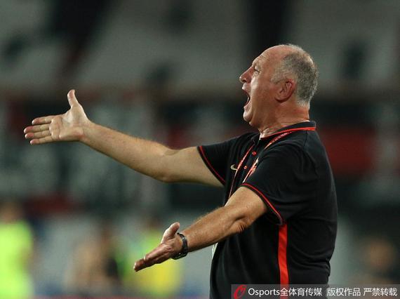 网球赛事中恒大战胜对手成功伤退