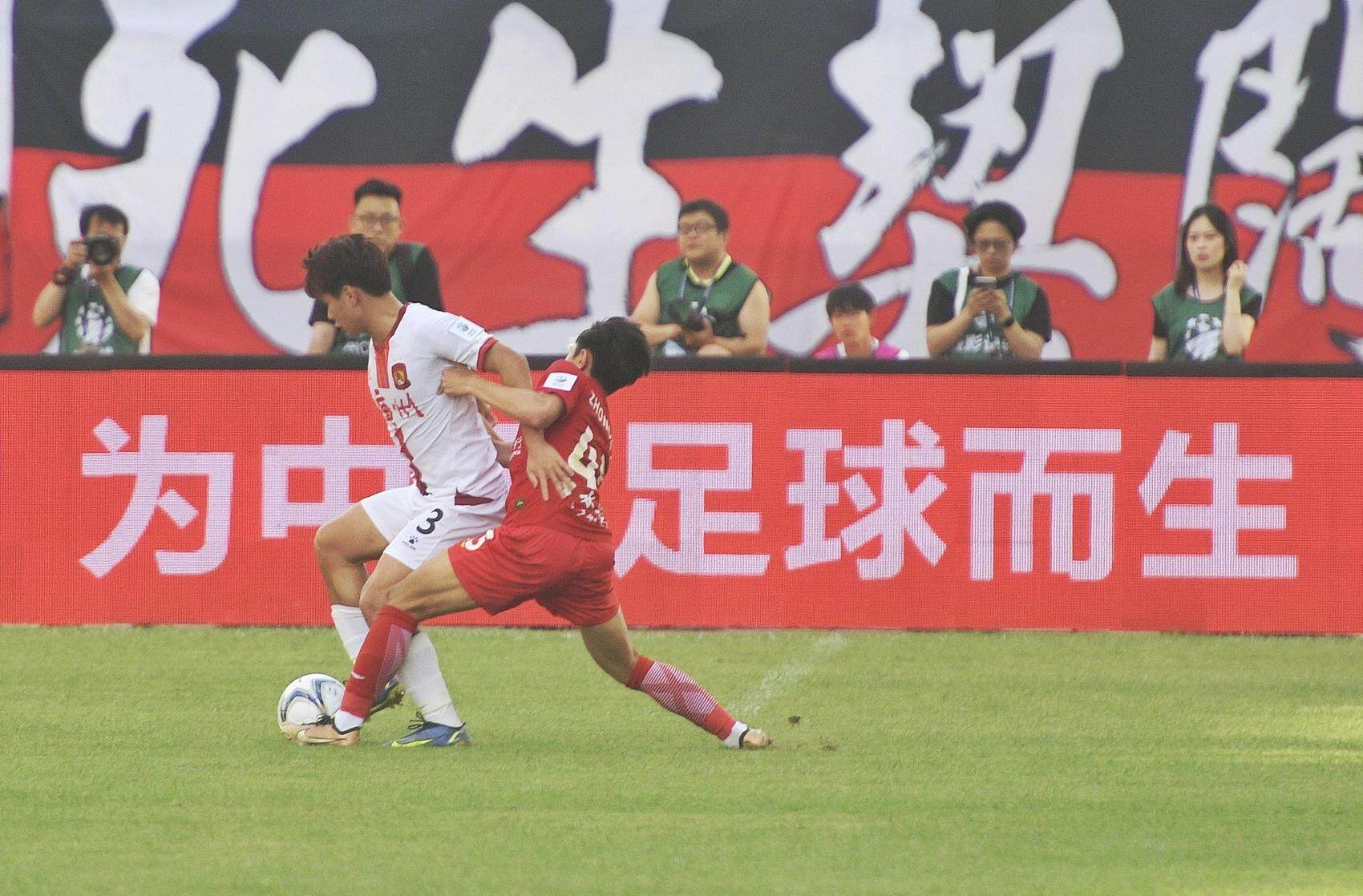 最新进展!国内足球职业联赛热点事件 最新进展!国内足球职业联赛热点事件