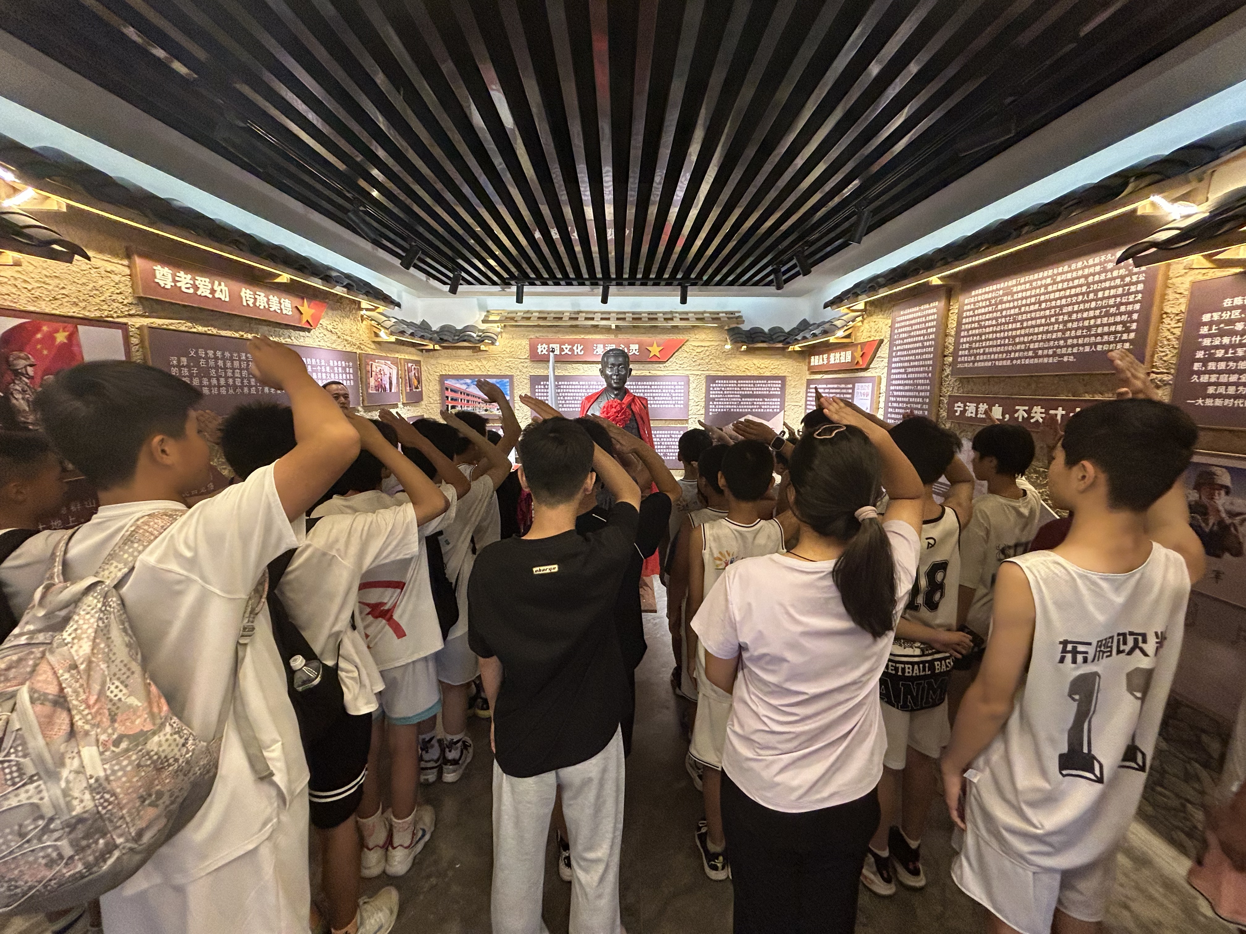 青少年篮球训练中心举办夏令营活动 青少年篮球训练中心举办夏令营活动