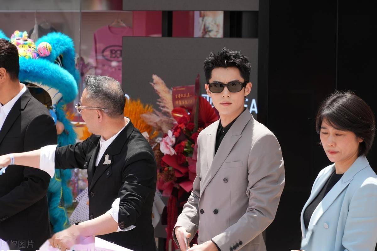 逆袭之路,新晋冠军光芒万丈!的简单介绍 逆袭之路,新晋冠军光芒万丈!的简单介绍