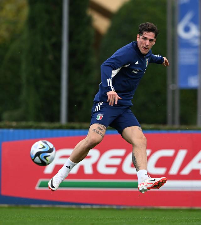 波兰队在欧洲预选赛中一路高歌猛进,坚守榜首 波兰队在欧洲预选赛中一路高歌猛进,坚守榜首