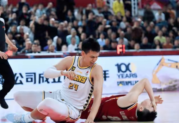 关于天津队主场失利,内线被对手压制连续低迷的信息 关于天津队主场失利,内线被对手压制连续低迷的信息