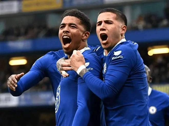 包含豪门强强对话争夺胜利之希望的词条