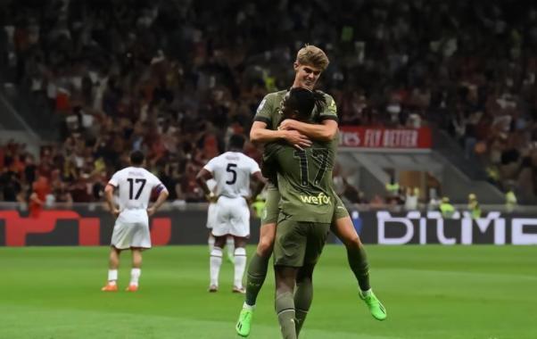 包含都灵客场失利，球队战绩连连不振的词条