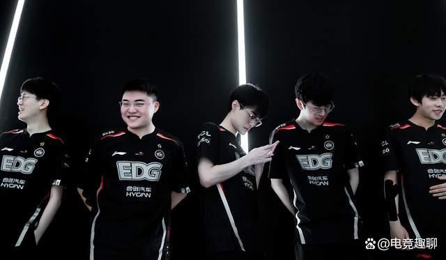 LGD险胜PSG,Uzi打出惊人五杀入围赛2:1(北京) LGD险胜PSG,Uzi打出惊人五杀入围赛2:1(北京)