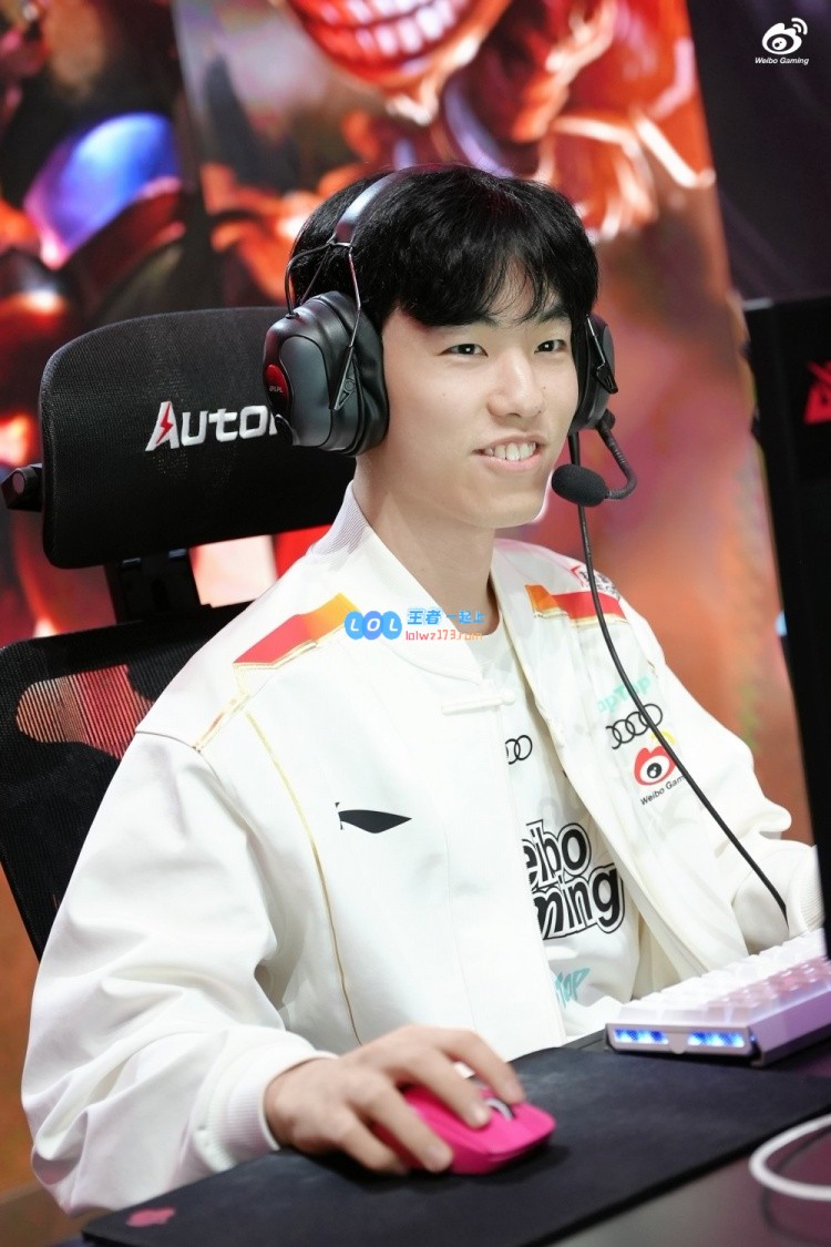 WBG力克DK,Scout开启传奇时刻入围赛2:0(上海) WBG力克DK,Scout开启传奇时刻入围赛2:0(上海)