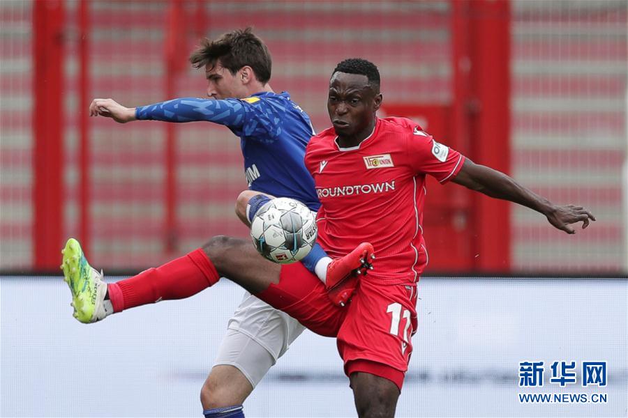 沙尔克04取得德甲胜利向前迈进的简单介绍