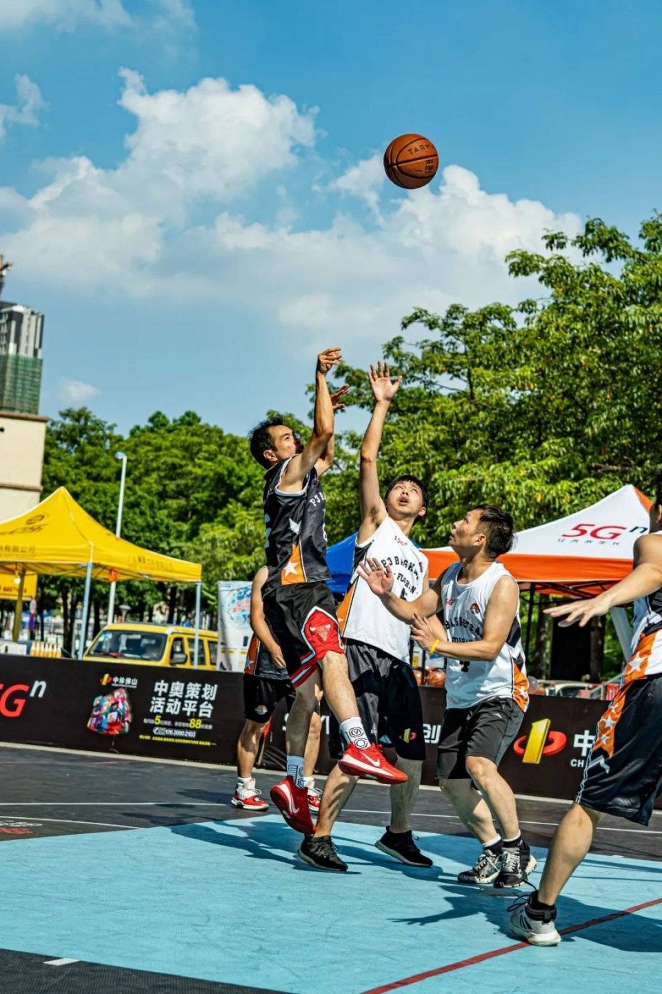 拉丁美洲篮球赛事热度持续上升,观众热情高涨 拉丁美洲篮球赛事热度持续上升,观众热情高涨