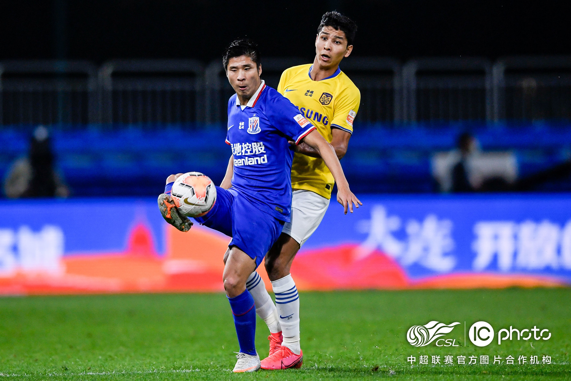 包含江苏苏宁主场对阵沈阳申花，谁能取得压倒性胜利的词条