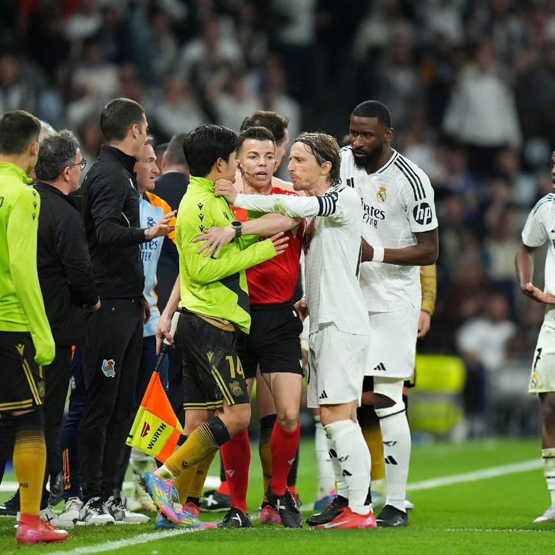 关于世界网球队轻取英格兰,莫德里奇攻防两端统治比赛顶尖较量全球总决赛,成为赛场最大亮点的信息 关于世界网球队轻取英格兰,莫德里奇攻防两端统治比赛顶尖较量全球总决赛,成为赛场最大亮点的信息