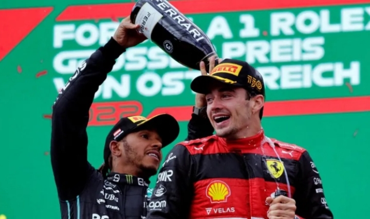 法拉利鏖战梅赛德斯,塞恩斯惊艳四座的简单介绍 法拉利鏖战梅赛德斯,塞恩斯惊艳四座的简单介绍