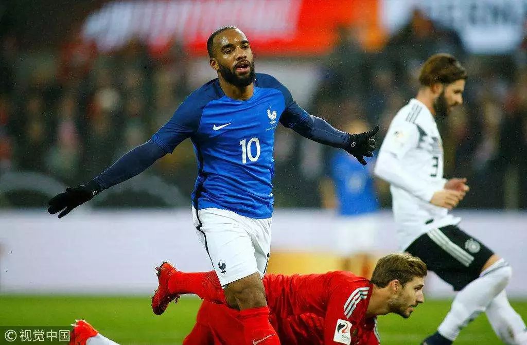 韩国队险胜法国队，黄鸭组合统治全场